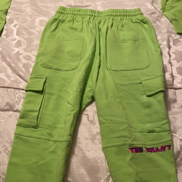 LF the brand sweatsuit w. Matching slides - Picture 4 of 7